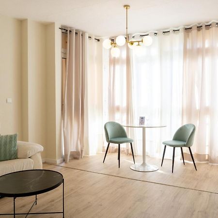 Apartamento Picasso ตอร์เรโมลิโนส ภายนอก รูปภาพ