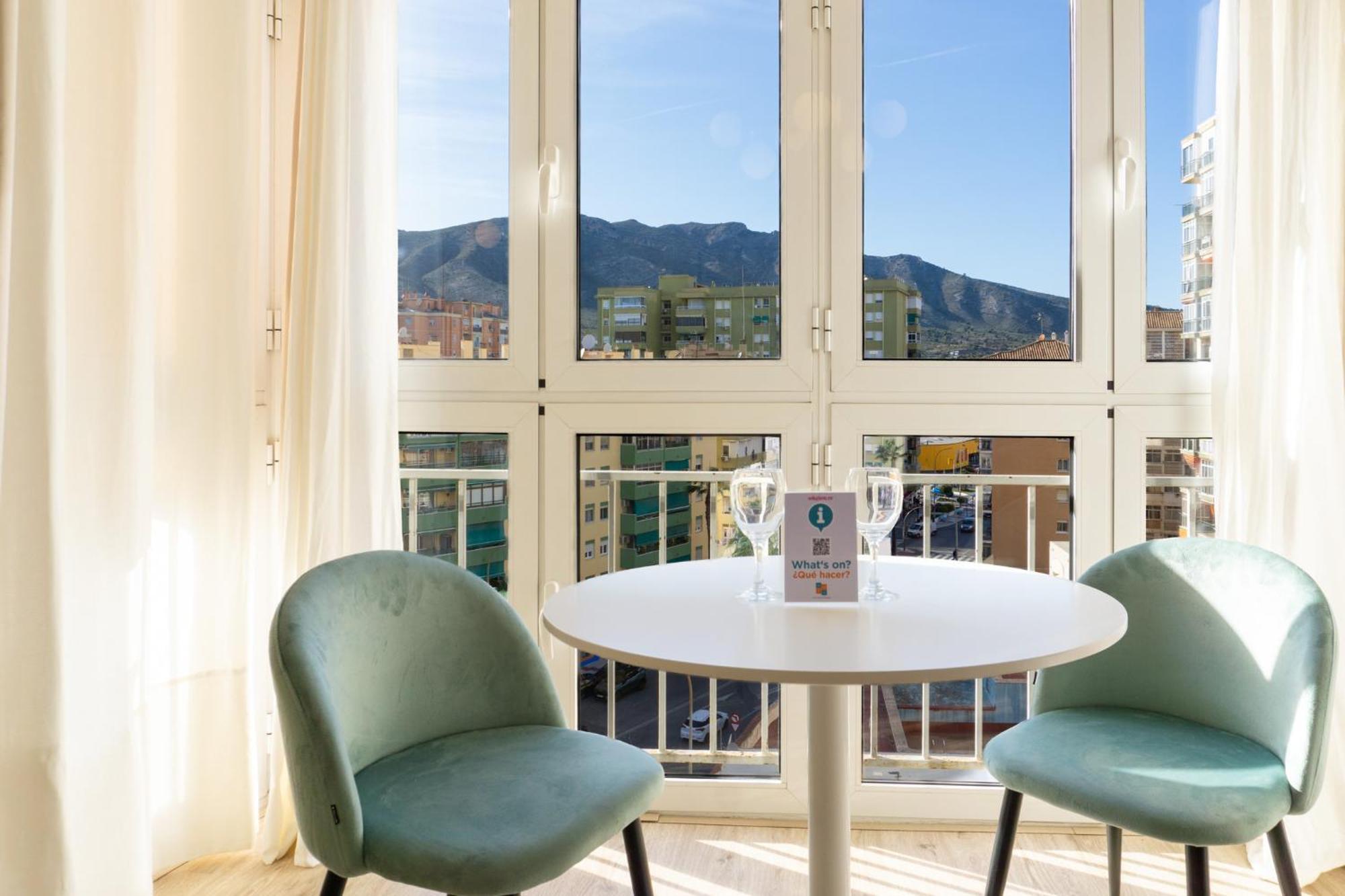 Apartamento Picasso ตอร์เรโมลิโนส ภายนอก รูปภาพ