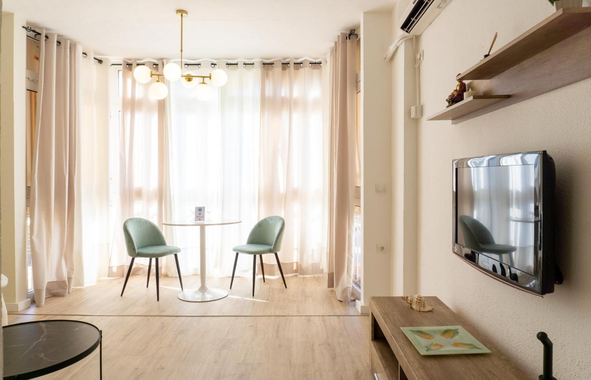 Apartamento Picasso ตอร์เรโมลิโนส ภายนอก รูปภาพ