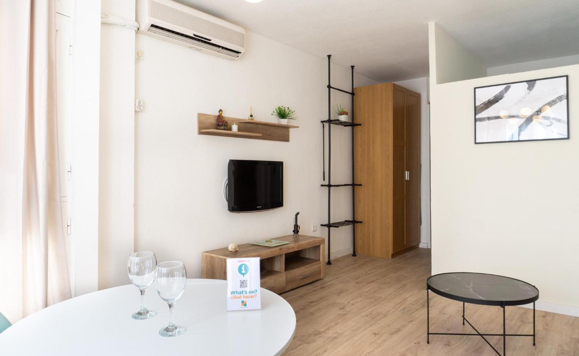 Apartamento Picasso ตอร์เรโมลิโนส ภายนอก รูปภาพ