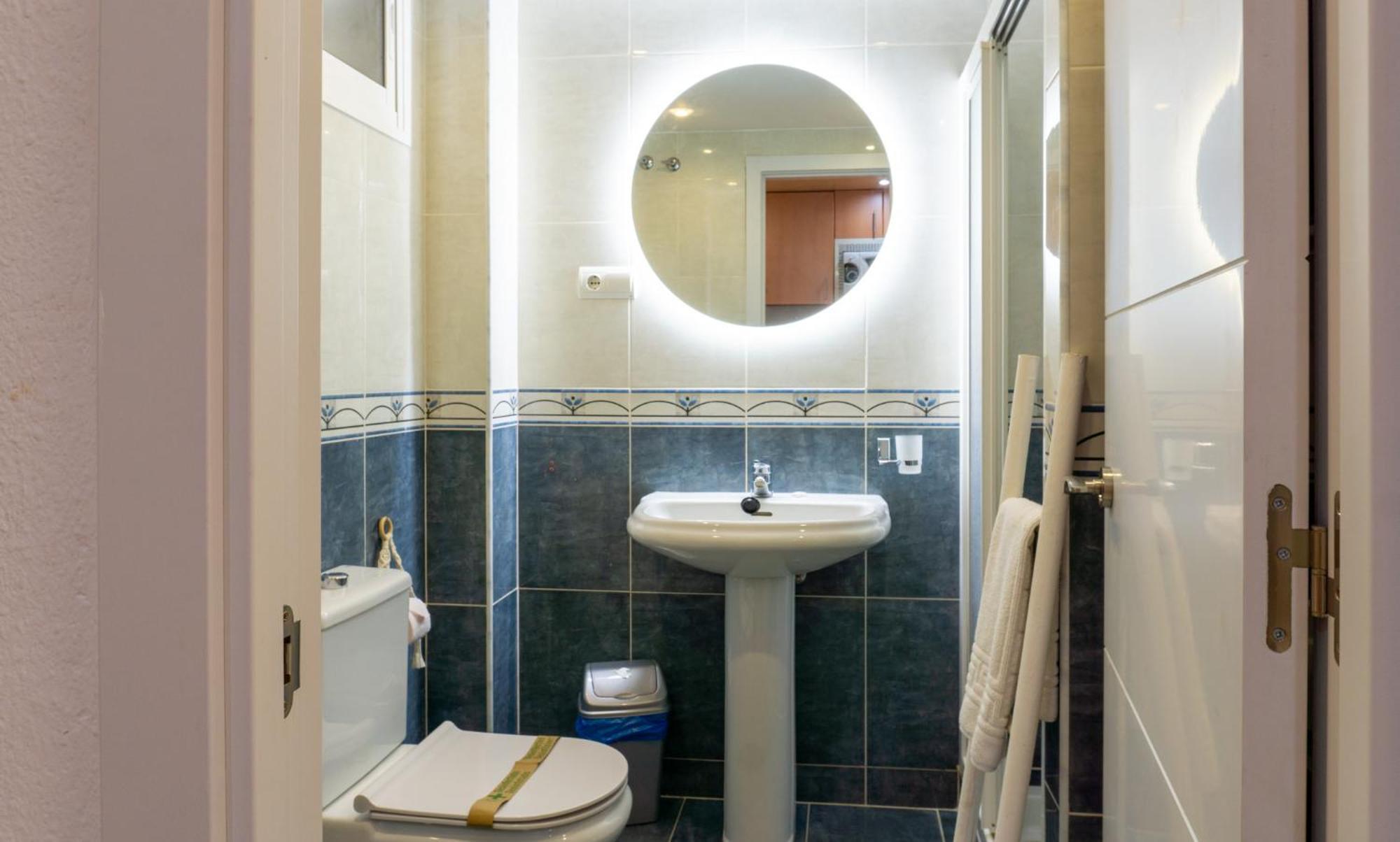 Apartamento Picasso ตอร์เรโมลิโนส ภายนอก รูปภาพ